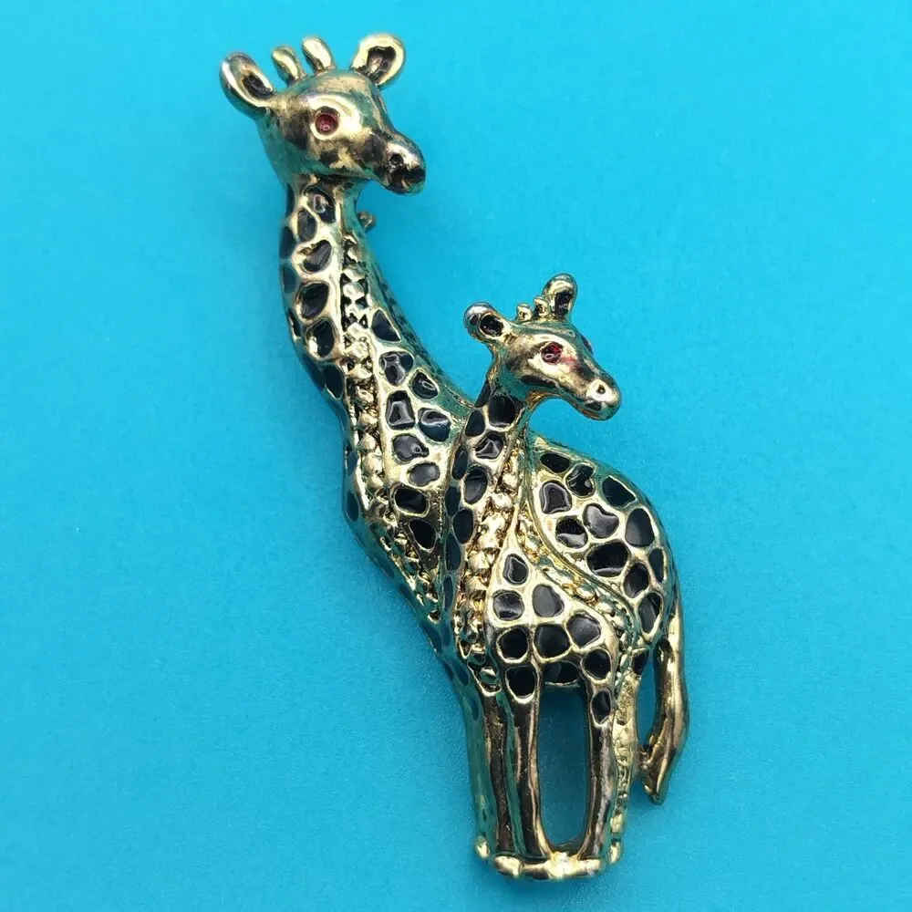 Giraffe Mom & Baby Brooch Pin Enamel Red Eye Gold Tone approx 2.25